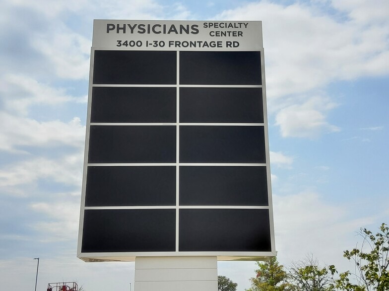 More Photos Of 3400 I-30, Mesquite Medical For Lease