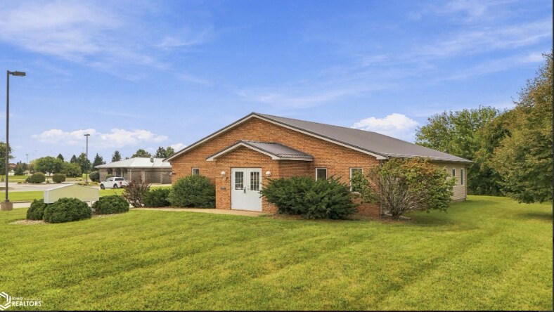 More Photos Of 1307 Broadway St, West Burlington Freestanding For Sale