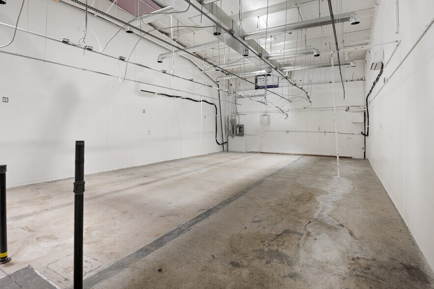 More Photos Of 77 N Laser Dr, Pueblo West Warehouse For Lease