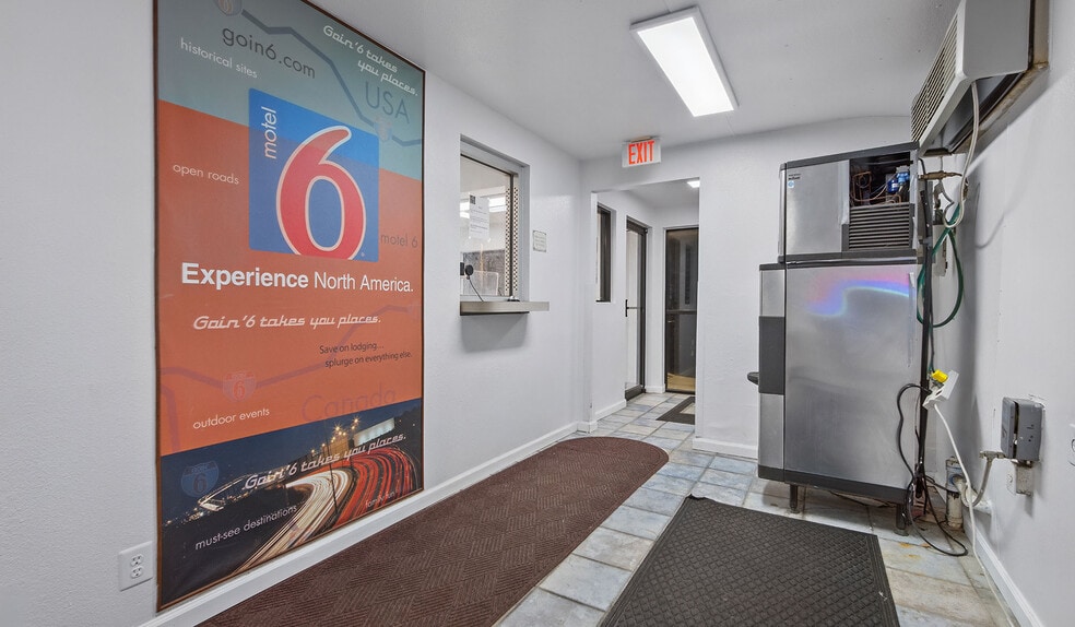 More Photos Of 1600 N Main St, Normal Hotel For Sale