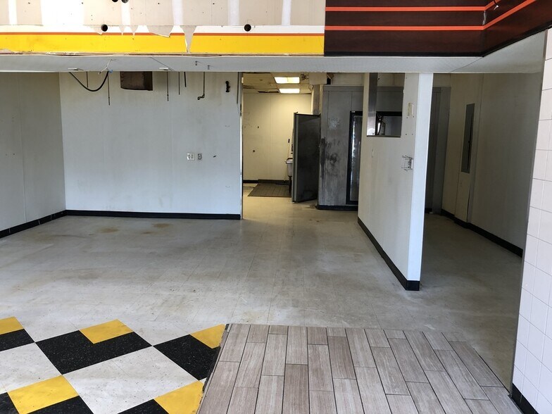 More Photos Of 923 N Miami Blvd, Durham General Retail For Lease