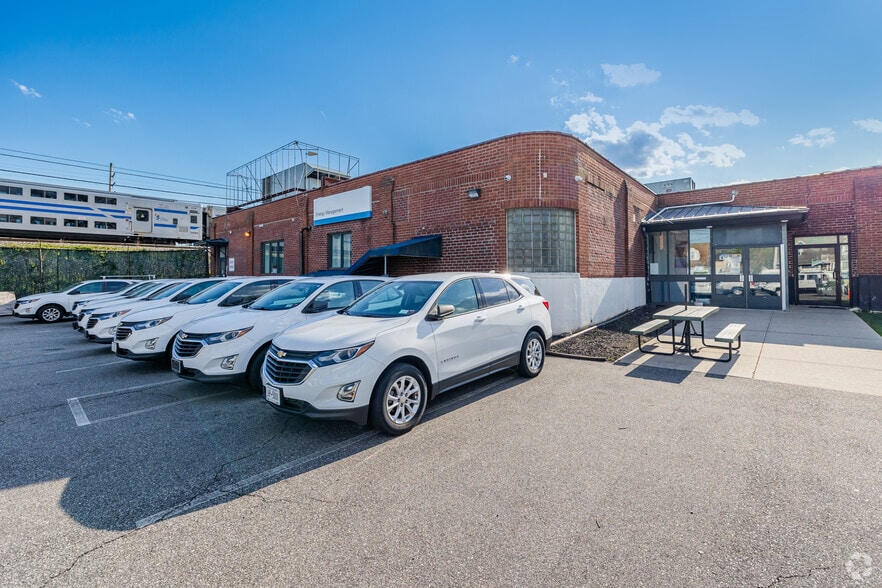 More Photos Of 95-30 225th St, Queens Village Light Manufacturing For Lease