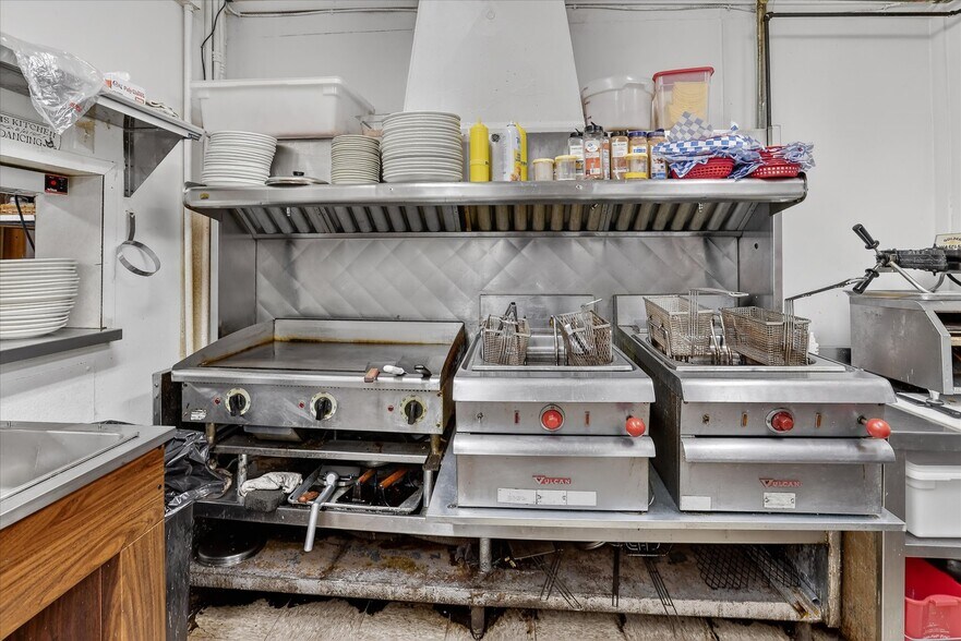 More Photos Of 5937 W Higgins Lake Dr, Roscommon Restaurant For Sale