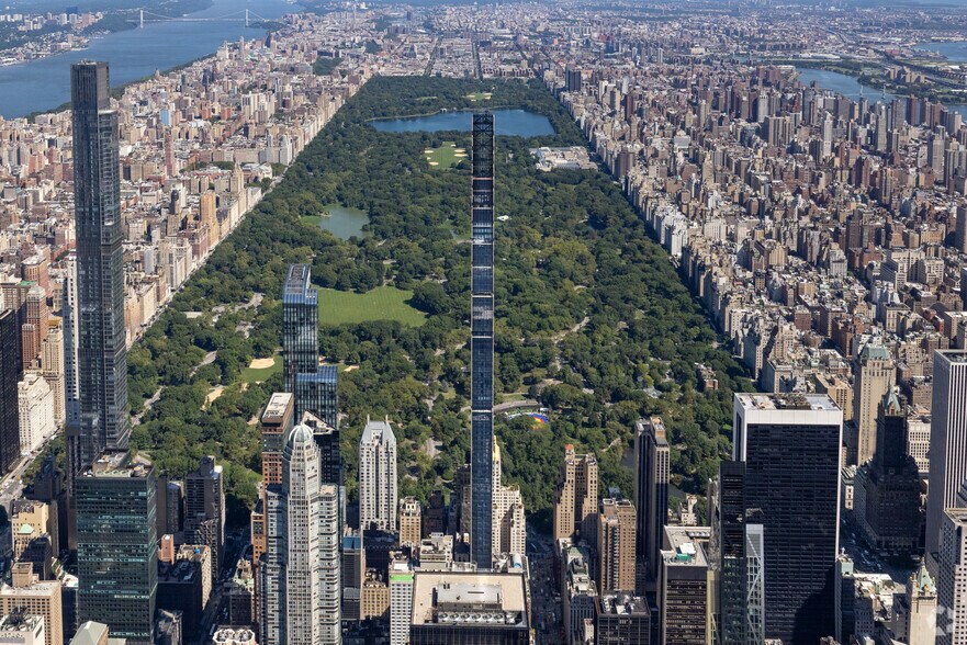 More Photos Of 111 W 57th St, New York Apartments For Lease