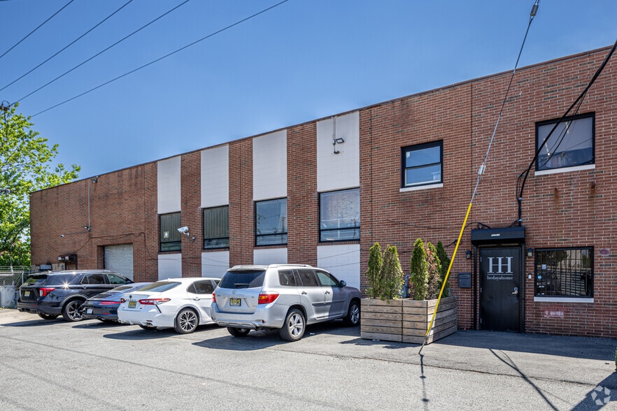 More Photos Of 1101-1113 Jefferson Ave, Elizabeth Warehouse For Lease