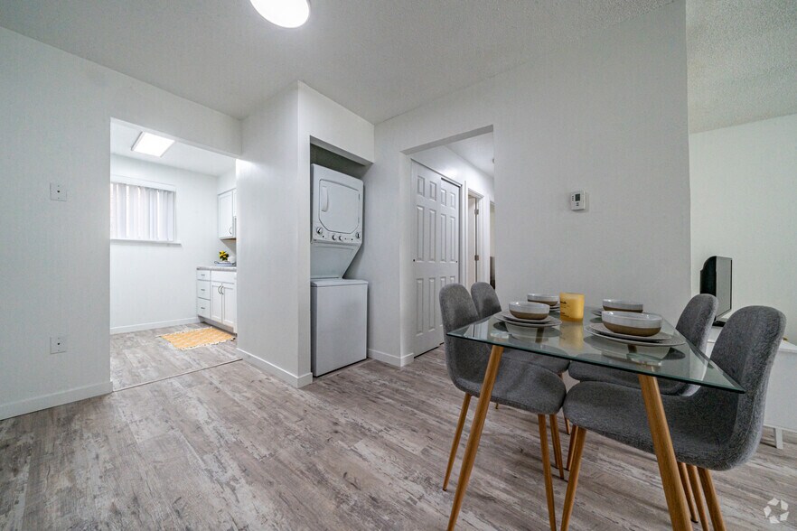 More Photos Of 902 N Charles St, Macomb Apartments For Sale