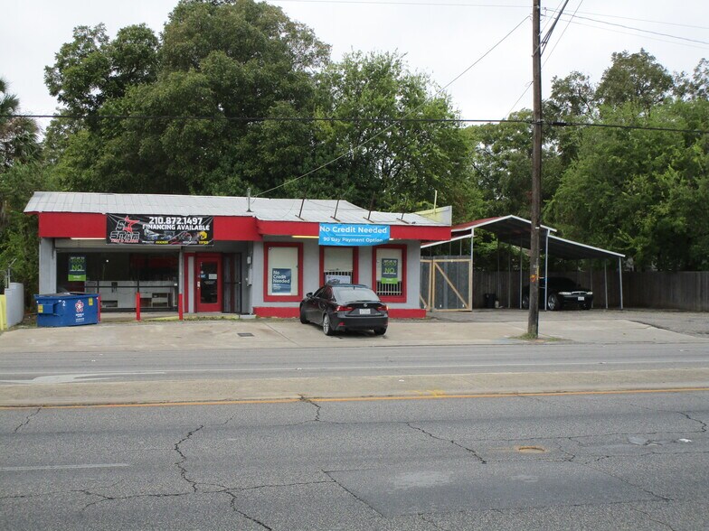 523 S General Mcmullen Dr  