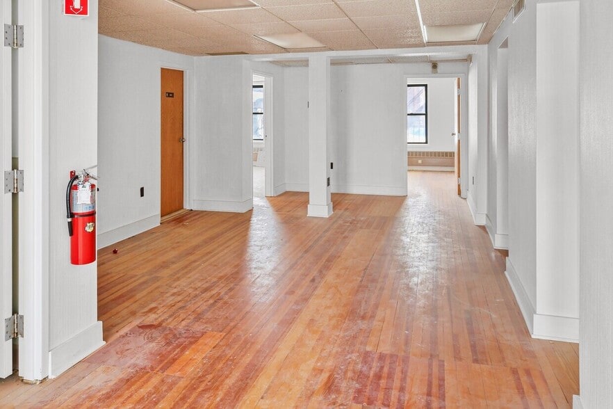 More Photos Of 17 Market St, Poughkeepsie Office For Sale