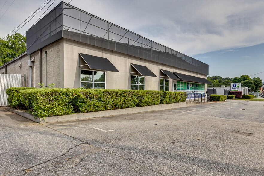Primary Photo Of 211 N Pleasantburg Dr, Greenville Light Manufacturing For Sale