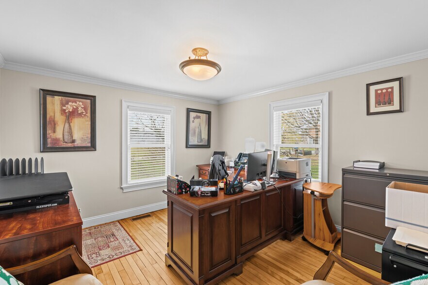 More Photos Of 385 South St, Shrewsbury Office For Sale