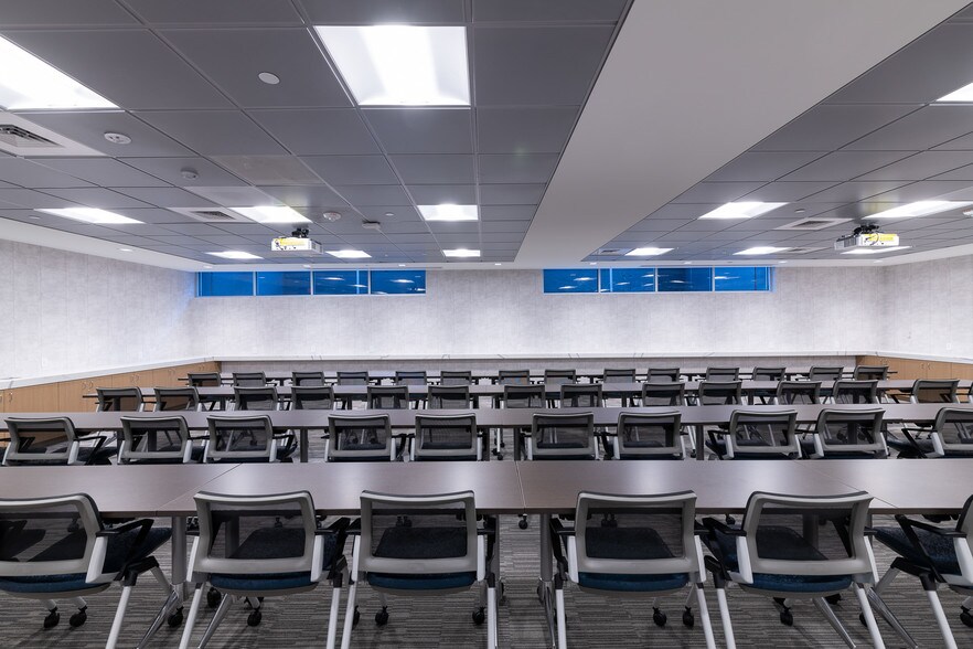 More Photos Of 1455 West Loop S, Houston Office For Lease