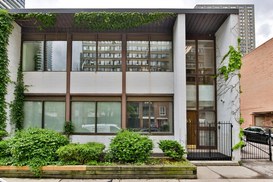 More Photos Of 65 Granby St, Toronto Office For Lease