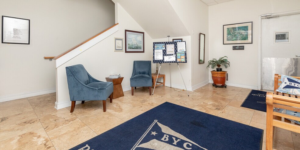 More Photos Of 408 Beach Blvd, Biloxi Freestanding For Sale