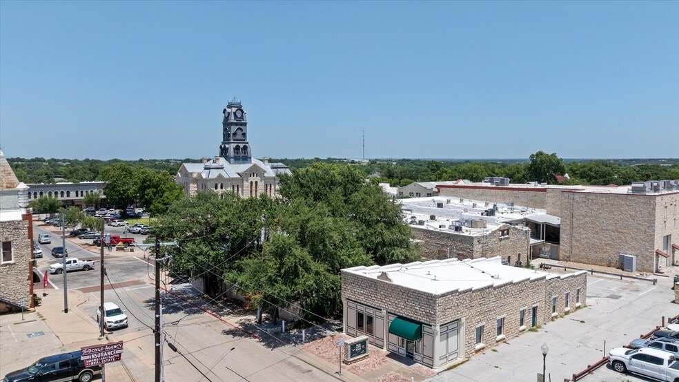 More Photos Of 111 S Houston St, Granbury Loft Creative Space For Sale
