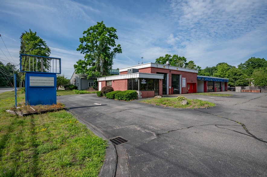 More Photos Of 386 Daniel Webster Hwy, Merrimack Auto Repair For Sale
