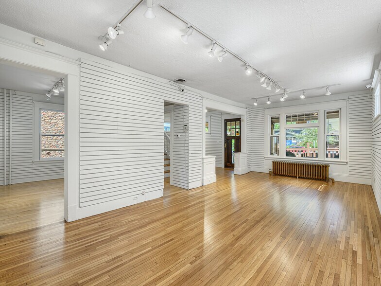 More Photos Of 1124 Grand Ave, Saint Paul Freestanding For Sale