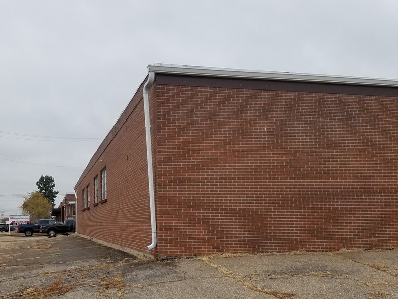 More Photos Of 3888-3890 Forest St, Denver Warehouse For Lease