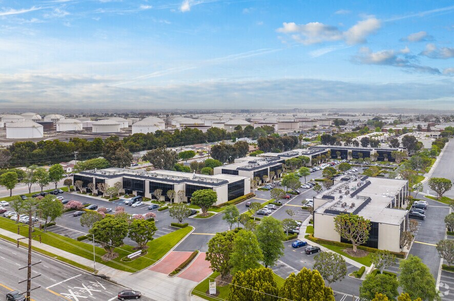 More Photos Of 350 S Crenshaw Blvd, Torrance Unknown For Lease