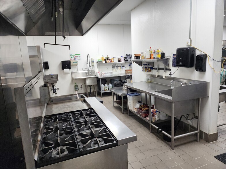 More Photos Of 142-144 N K St, Tulare Restaurant For Sale