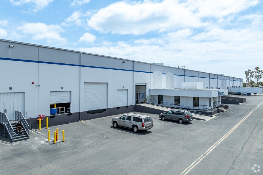 More Photos Of 7391 Heil Ave, Huntington Beach Warehouse For Lease