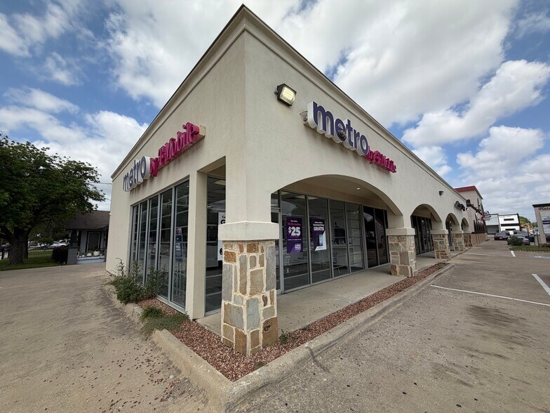 Primary Photo Of 901-911 N Sylvania Ave, Fort Worth Freestanding For Sale