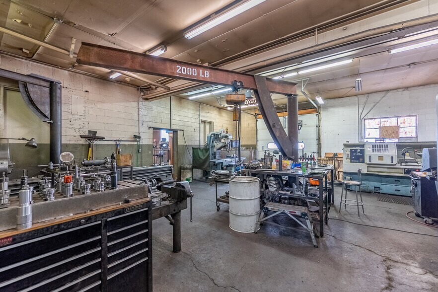 More Photos Of 612 W 3rd Ave, Moses Lake Industrial For Sale