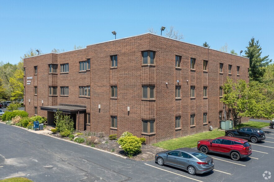 More Photos Of 34501 Aurora Rd, Solon Medical For Lease