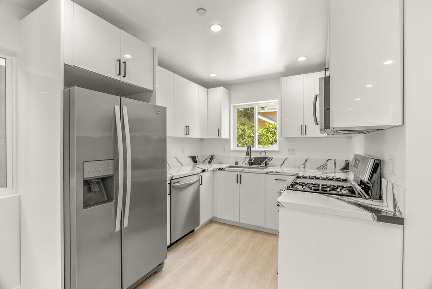 More Photos Of 3419 Montrose Ave, La Crescenta Multifamily For Sale