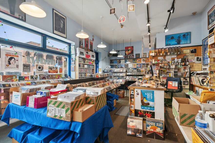 More Photos Of 4444-4448 Main St, Philadelphia Apartments For Sale