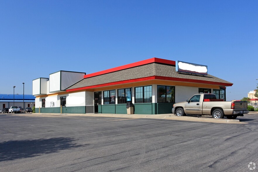 Primary Photo Of Area of Reno and S Western Ave, Oklahoma City Restaurant For Sale