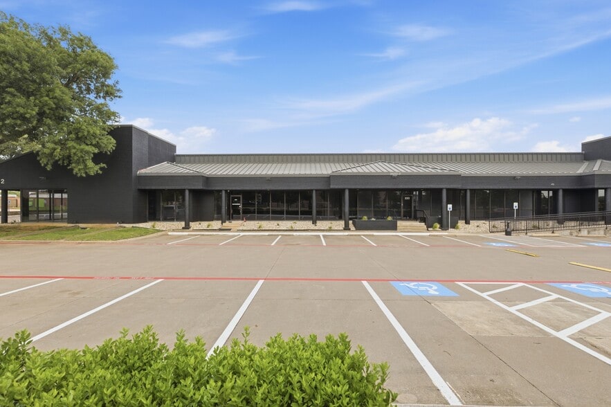 More Photos Of 3420 Sojourn Dr, Carrollton Warehouse For Lease