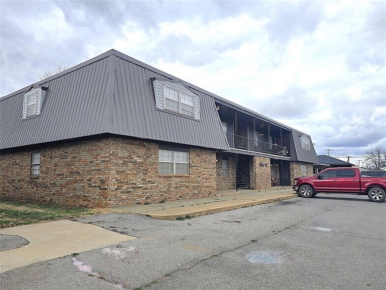 Primary Photo Of 415 Harmon Ave, Watonga Apartments For Sale