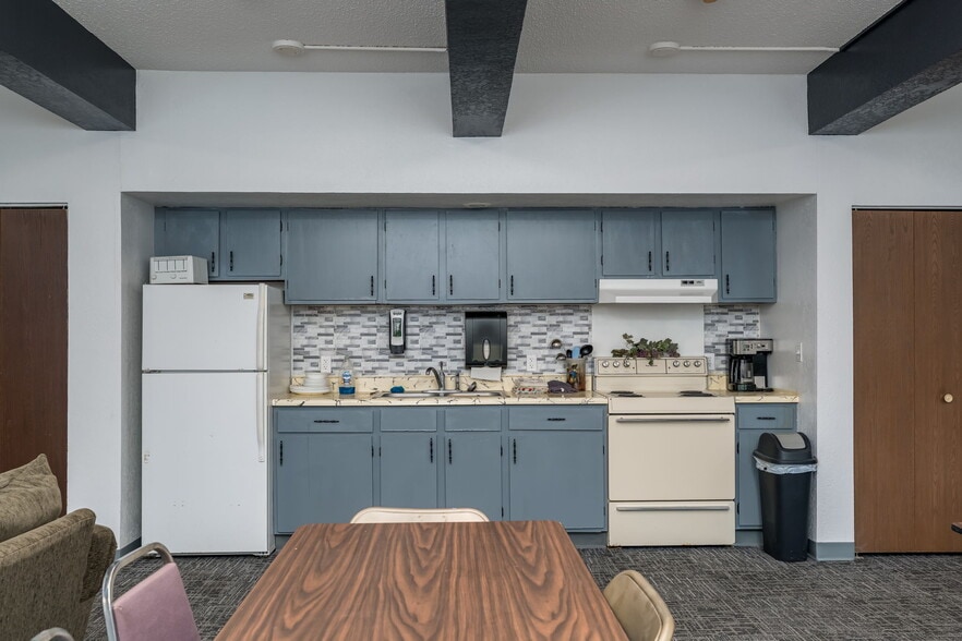 More Photos Of 3200 Maple Ave, Slayton Apartments For Sale