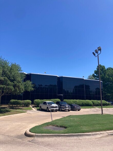 More Photos Of 1345 River Bend Dr, Dallas Office For Lease