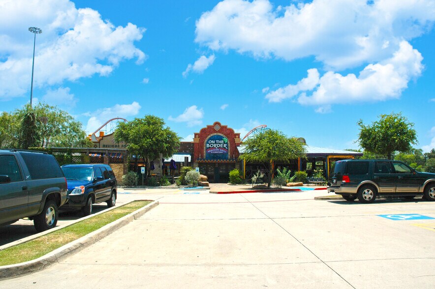 More Photos Of 2011 E Copeland Rd, Arlington Restaurant For Lease