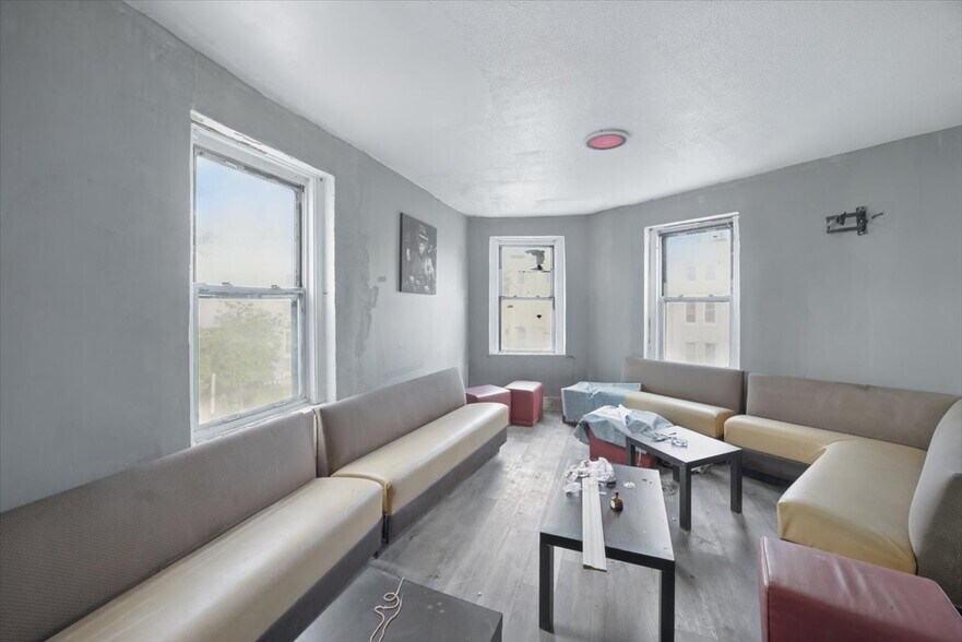 More Photos Of 501 Florida Ave NW, Washington Restaurant For Lease