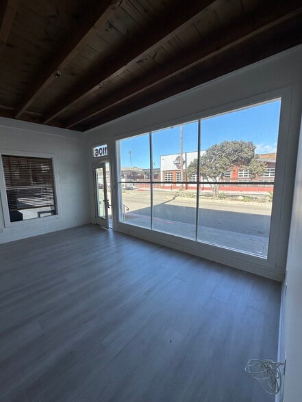 More Photos Of 1104-1106 S Seaward Ave, Ventura Storefront For Lease