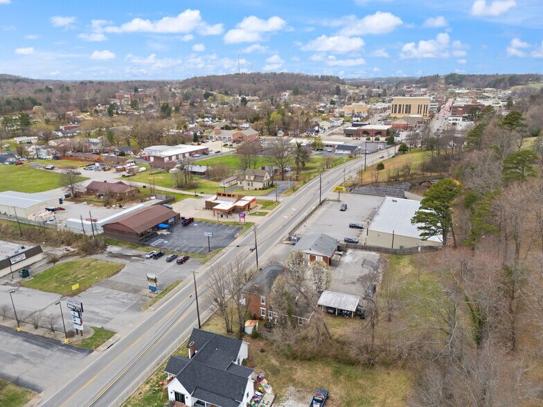 More Photos Of 725 S Main St, London Medical For Sale