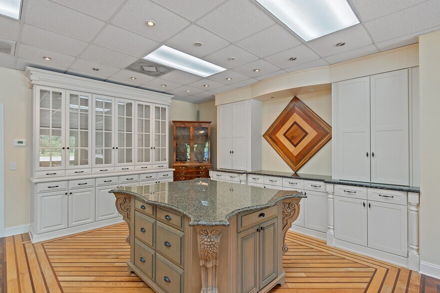 More Photos Of 6863 Beach Dr SW, Ocean Isle Beach Freestanding For Sale