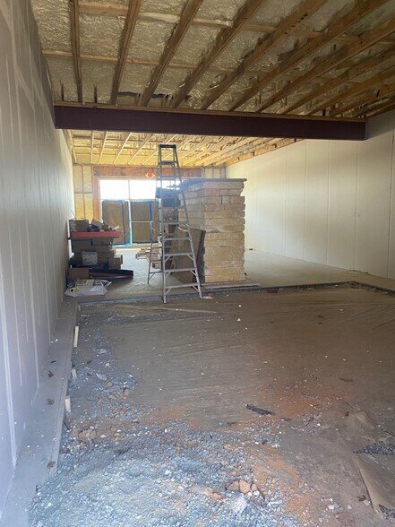 More Photos Of 2070 Ashland Rd, Rockville Storefront For Lease