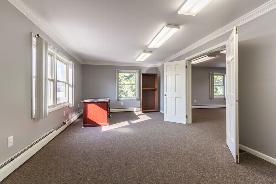 More Photos Of 20 Pleasant St, Canandaigua Office For Sale