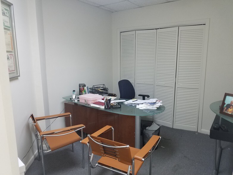 More Photos Of 7311-7323 NW 12th St, Miami Light Distribution For Sale