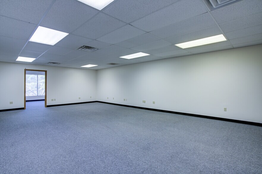 More Photos Of 225 S Academy Blvd, Colorado Springs Office For Sale