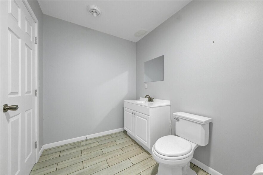 More Photos Of 40 Sunset Ridge Rd, New Paltz Medical For Sale