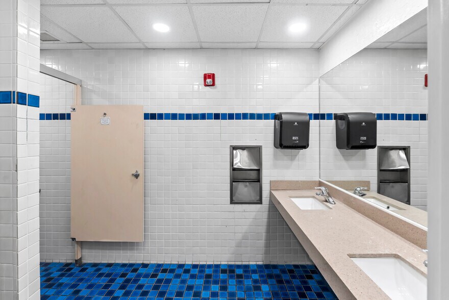 More Photos Of 3201 Griffin Rd, Fort Lauderdale Loft Creative Space For Lease