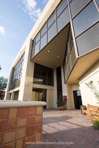 More Photos Of 4849 N Mesa St, El Paso Office For Lease