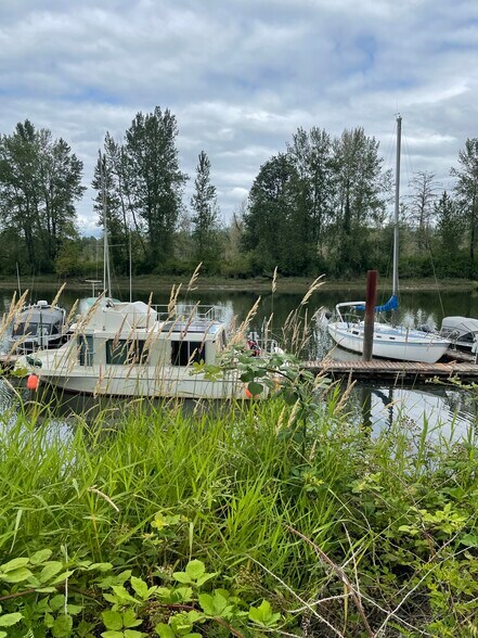 More Photos Of 10474 Highway 30, Clatskanie Marina For Sale