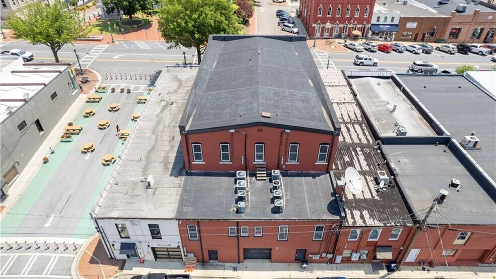 More Photos Of 35 N Main St, Jasper Loft Creative Space For Lease