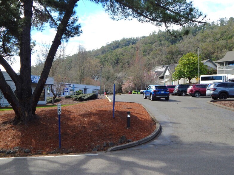 More Photos Of 272 Medical Loop, Roseburg Office For Sale
