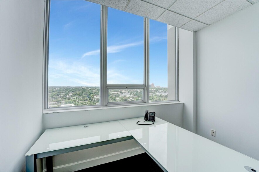 More Photos Of 2455 E Sunrise Blvd, Fort Lauderdale Loft Creative Space For Sale